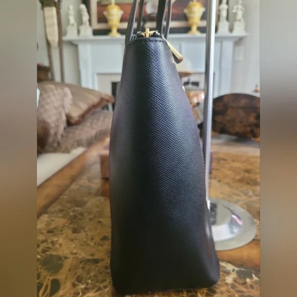 Michael Kors Black Tote Bag - Picture 4 of 8